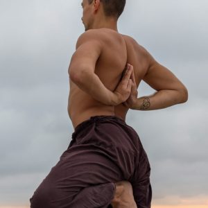 Vêtements yoga pour homme